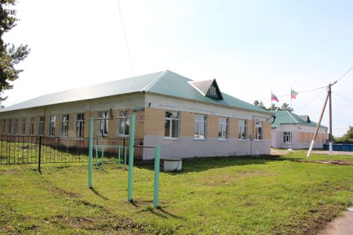 В Бурметьевской школе после капремонта распахнул двери современный пищеблок