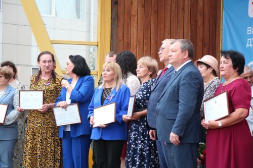 В Нурлате чествовали лауреатов Электронной доски почета Татарстана