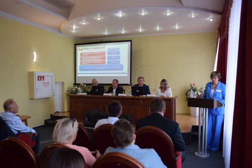 Руководство Нурлата и депутаты обсудили поддержку соцработников на встрече