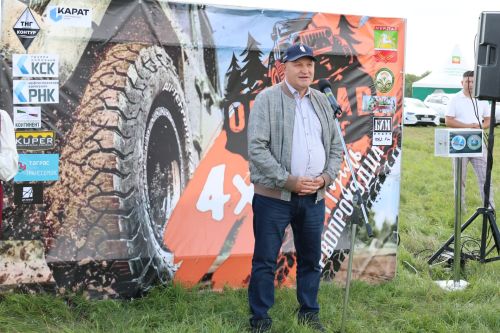 День флага в Нурлате отметили гонками по бездорожью в парке Кондурча