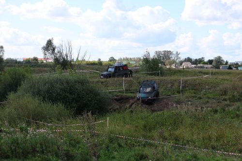 День флага в Нурлате отметили гонками по бездорожью в парке Кондурча