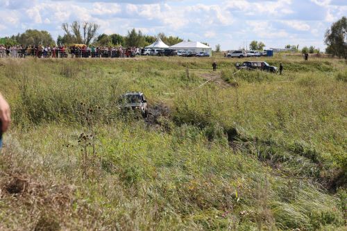 День флага в Нурлате отметили гонками по бездорожью в парке Кондурча
