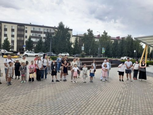 В сквере «Музыкальный» прошла развлекательная программа для будущих первоклассников