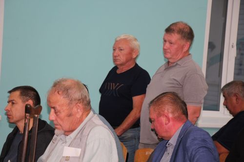 Жители микрорайона железнодорожников встретились с руководством района
