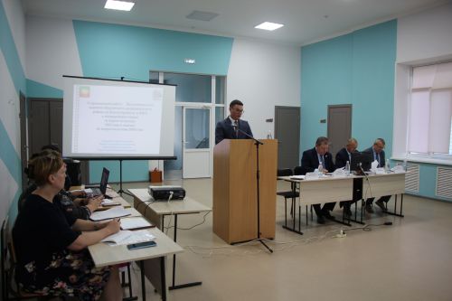 Жители микрорайона железнодорожников встретились с руководством района