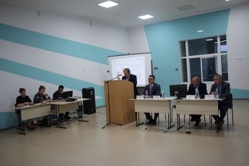 Жители микрорайона железнодорожников встретились с руководством района