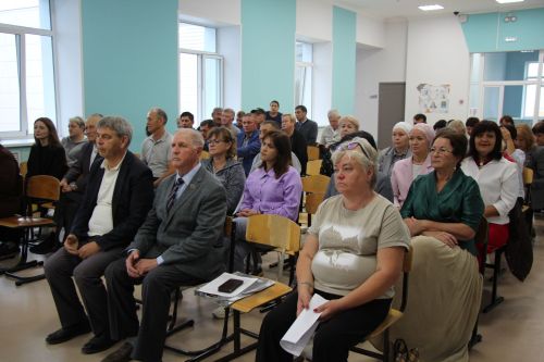 Жители микрорайона железнодорожников встретились с руководством района