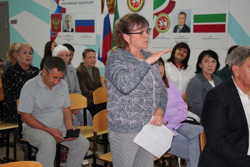 Жители микрорайона железнодорожников встретились с руководством района