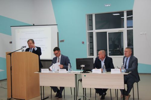 Жители микрорайона железнодорожников встретились с руководством района