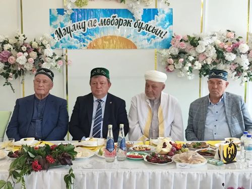 В Нурлате прошел праздник Мавлид ан-Наби с участием помощника Раиса РТ