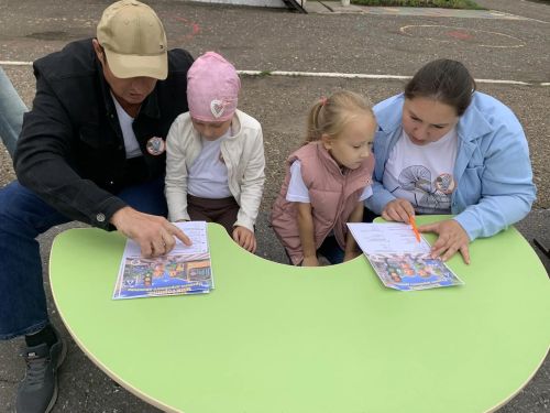 В Нурлате определили лучших знатоков ПДД среди дошколят и их родителей