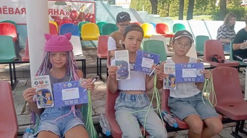 В «Вишневой Поляне» знания ПДД проверили на скорость: прошла «Эстафета безопасности»