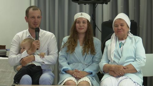 На праздник «Любовью дорожить умейте!» собрались участники клуба молодой семьи