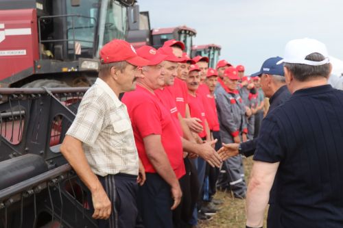 Рустам Минниханов совершил облет полей Нурлатского района