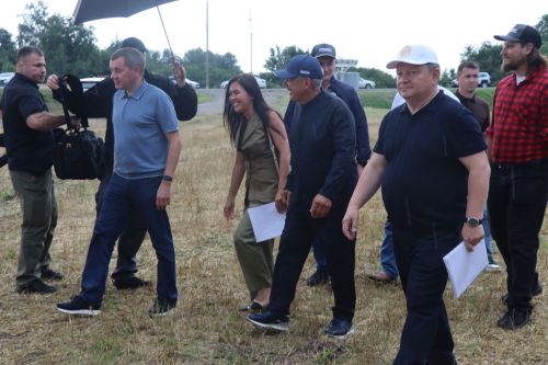 Рустам Минниханов совершил облет полей Нурлатского района