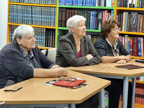 В Нурлате для клуба «Апрель» провели ретро-встречу о школьных годах