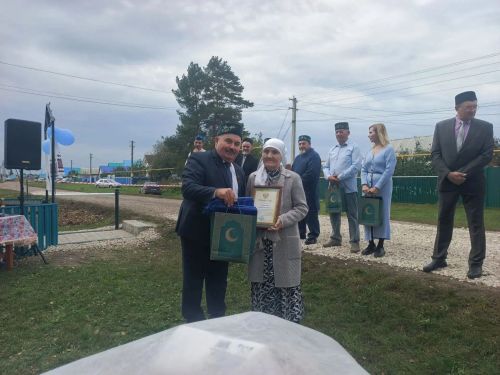 В селе Салдакаево открыли обновленный колодец «Роза эби коесы»