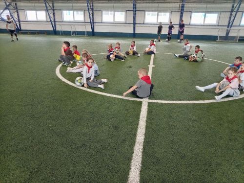 Воспитанники детсада «Буратино» посетили футбольный манеж «ТУП» в Нурлате
