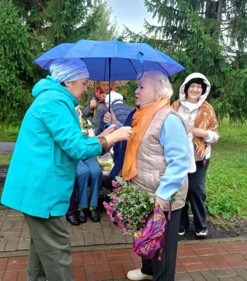 Клуб «Веста» устроил осеннюю фотосессию в Центральном парке Нурлата