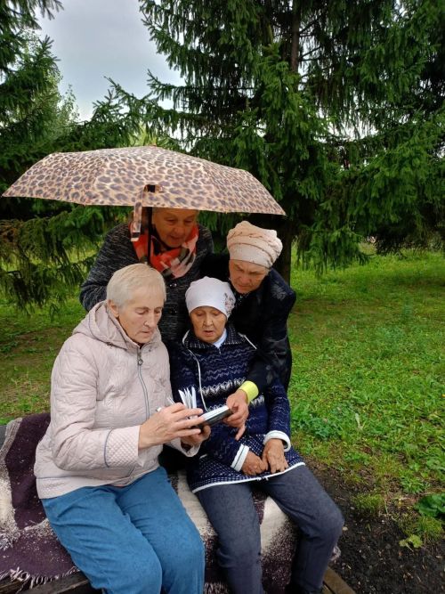 Клуб «Веста» устроил осеннюю фотосессию в Центральном парке Нурлата