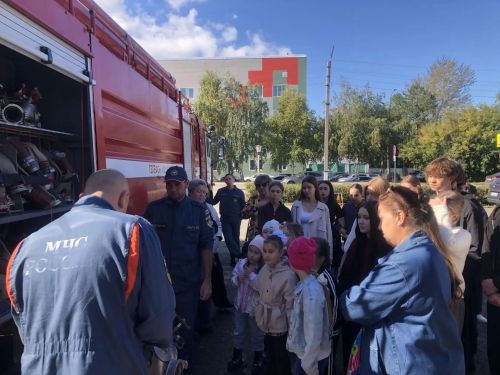 Школьники Нурлата побывали на экскурсии в пожарной части
