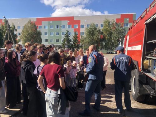 Школьники Нурлата побывали на экскурсии в пожарной части