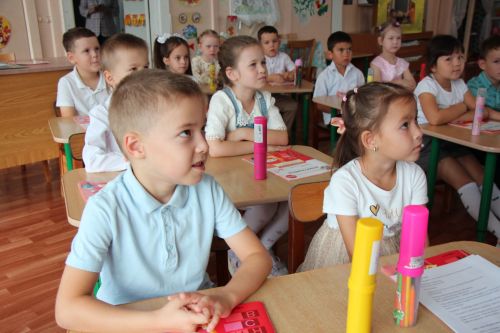 «Чыршыкай» балалар бакчасы тәрбиячесе Лилия Хәсәнова һөнәрен чын йөрәктән башкара