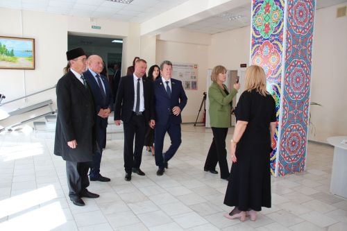 Участники заседания Совета Ассамблеи народов Татарстана посетили учреждения Нурлата