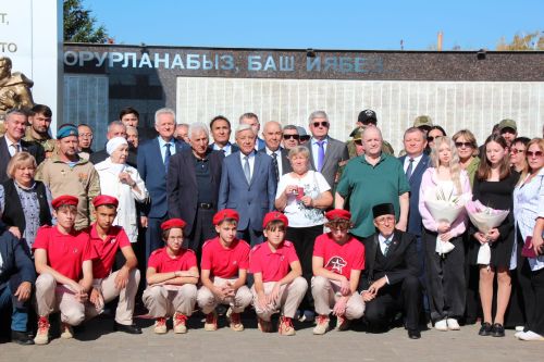 В Нурлате вручили ордена Мужества семьям погибших участников СВО