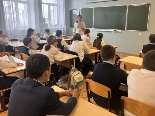 В гимназии Нурлата прошла лекция о здоровом питании