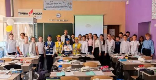 В Нурлате юные инспекторы движения провели акцию «Засветись!»