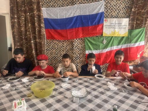 Юнармейцы Нурлата посетили Центр активного долголетия
