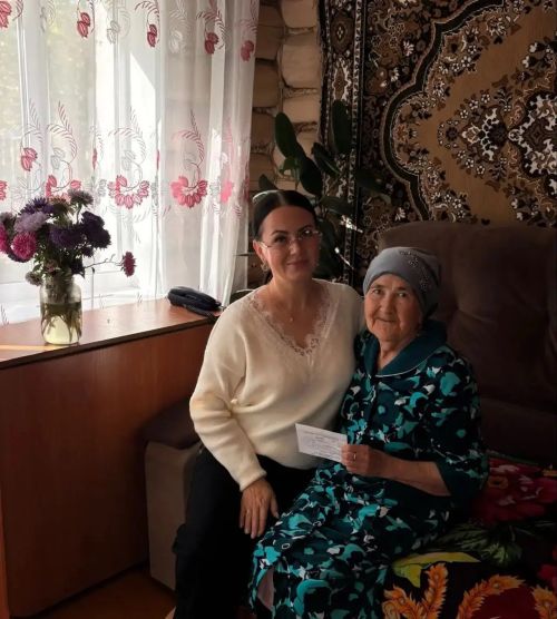 Нурлатның мәдәният бүлеге җитәкчесе район газетасына әбунә бүләк итте