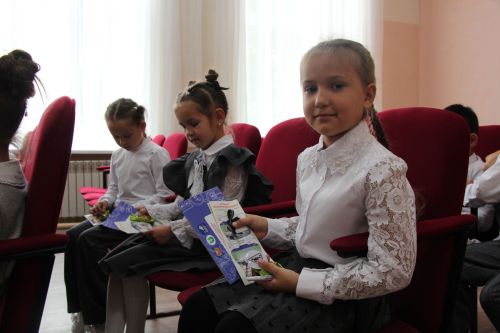 Первоклассники школы №3 пополнили ряды Юных инспекторов движения