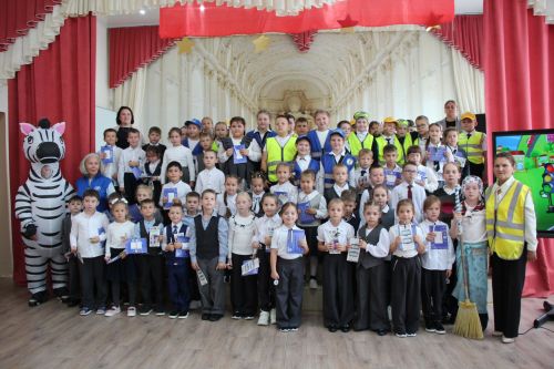 Первоклассники школы №3 пополнили ряды Юных инспекторов движения