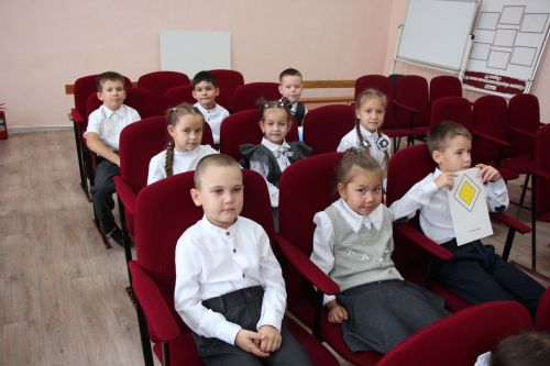 Первоклассники школы №3 пополнили ряды Юных инспекторов движения