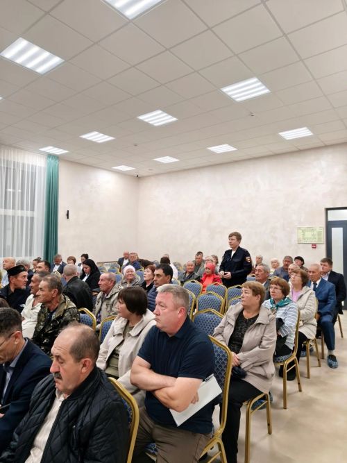 В школе №4 состоялась встреча с жителями четырех микрорайонов Нурлата