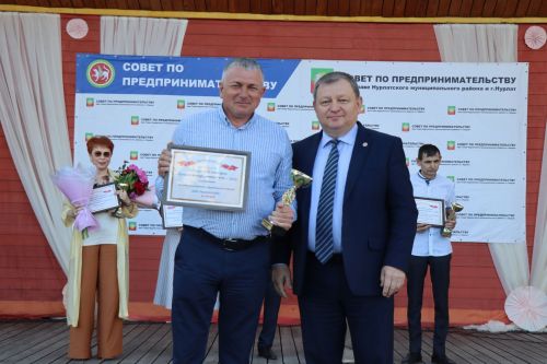 День российского предпринимательства в Нурлате отметили большим праздничным концертом