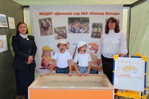 Августовская конференция в Нурлатском районе началась с большой выставки
