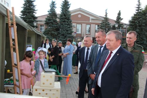 Августовская конференция в Нурлатском районе началась с большой выставки