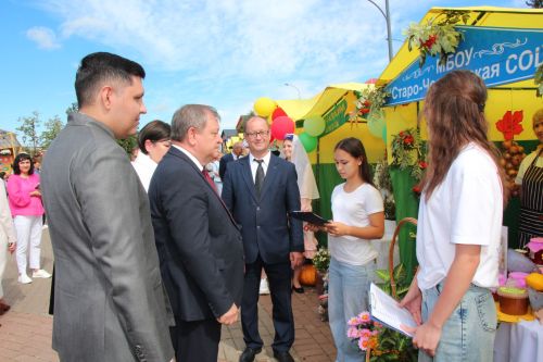 Августовская конференция в Нурлатском районе началась с большой выставки