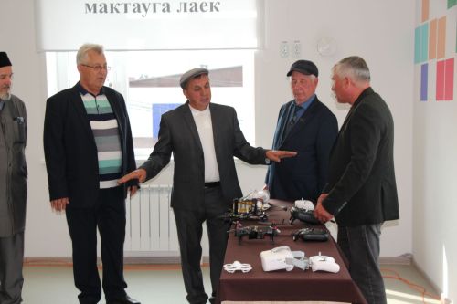 В Нурлате торжественно открыли мемориальную доску памяти Алмаза Ахметшина