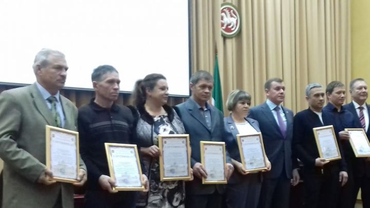Нурлат: победители грантов по программе «Агростартап» получили сертификаты