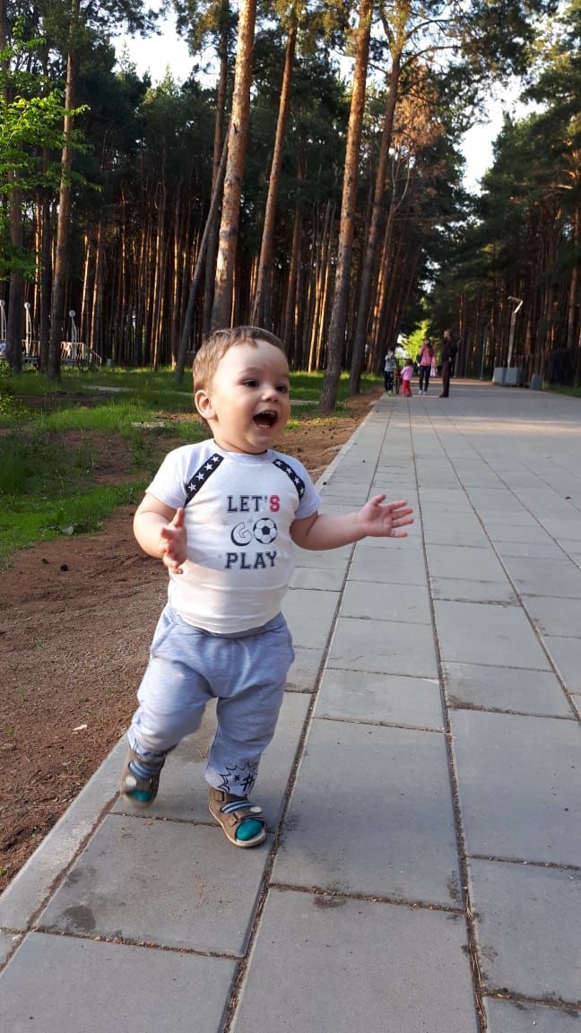 Юный житель Набережных Челнов в фотоконкурсе "Нурлат-информа"   "Счастливое детство"
