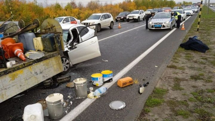 Под Казанью авария унесла жизнь рабочего, который наносил разметку на дороге