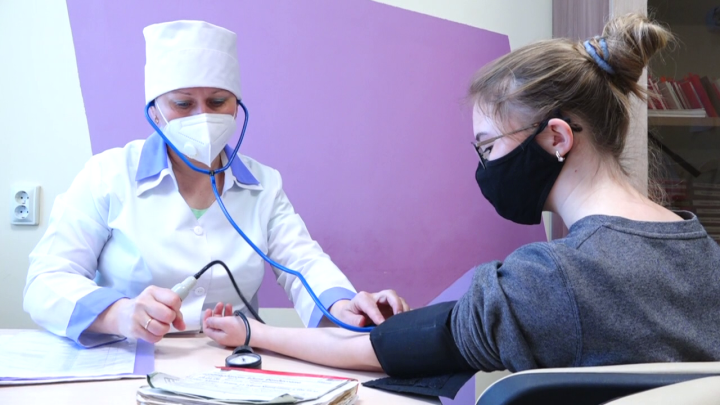 100 доз первой партии вакцины для подростков «Гам-КОВИД-Вак-м» поступили в Нурлатскую ЦРБ