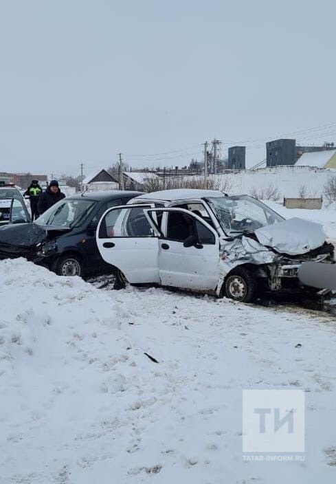В результате столкновения двух авто в Татарстане, пострадали две женщины