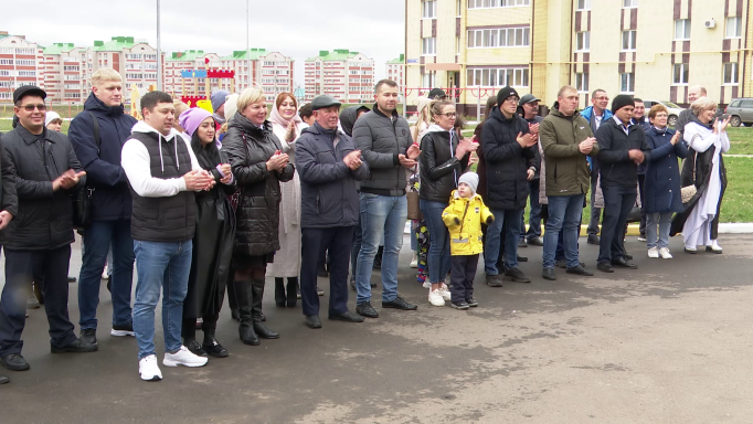 Сегодня новосёлы 30-квартирного дома получили свои ключи