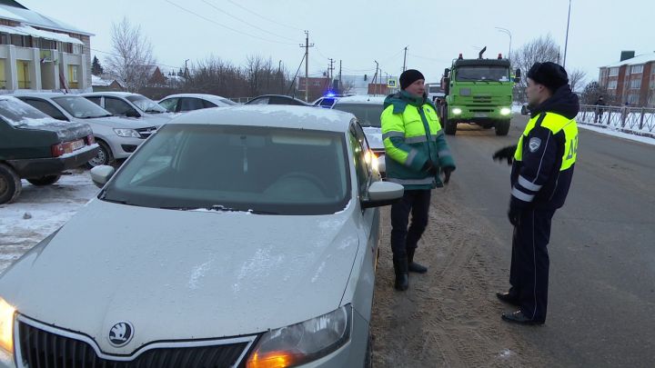 В преддверии зимних каникул нурлатские автоинспекторы провели рейд