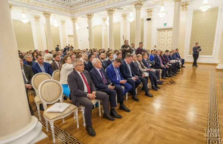 В Казани награждены лучшие производители РТ на прошедшей «Демонстрации достижений»